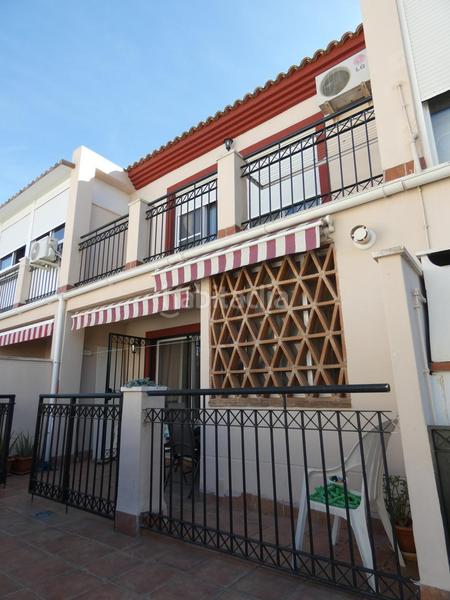 Foto c390a8be-b4a0-4fb3-b785-ecd7b2d9fb41. Maison jumelée avec piscine dans El Romeral-Peñón de Zapata Alhaurín de la Torre