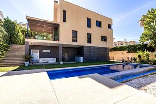 Casa  Naranjos del lagarejo. Exclusiva villa de autor en fuengirola diseño, privacidad y vist