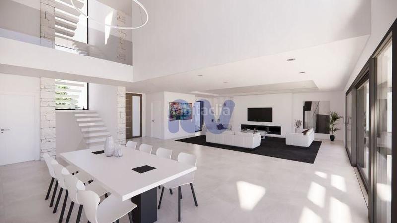 Foto 9574cf73-cc21-441b-9125-7fb0409f0ad7. Haus mit parking pool in Elviria Marbella