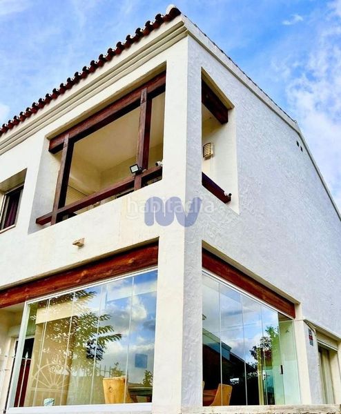 Foto cc6bec12-cf73-4146-981a-5d92e33c1cfe. Casa amb aparcament piscina a La Alquería Benahavís