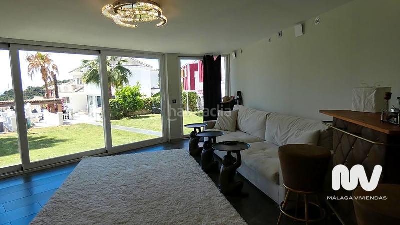 Foto 62575e3c-b3a9-405a-bb88-3eb2aff73dbd. Casa amb piscina a altos de Estepona Estepona