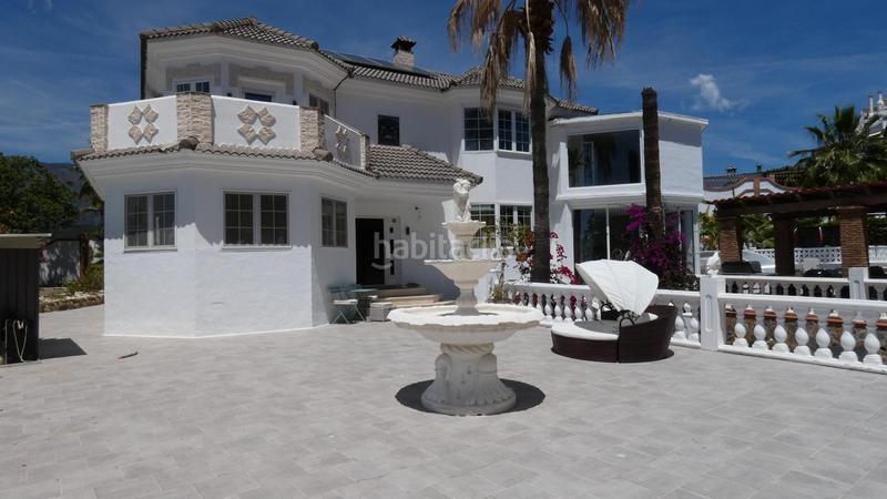 Foto 760fb1fd-5a2e-480c-8d94-40ad037411a5. Casa amb piscina a altos de Estepona Estepona