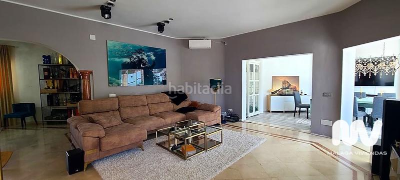 Foto 7ea9e55e-8474-428c-9f1c-5fcc24ffb7a4. Casa amb piscina a altos de Estepona Estepona