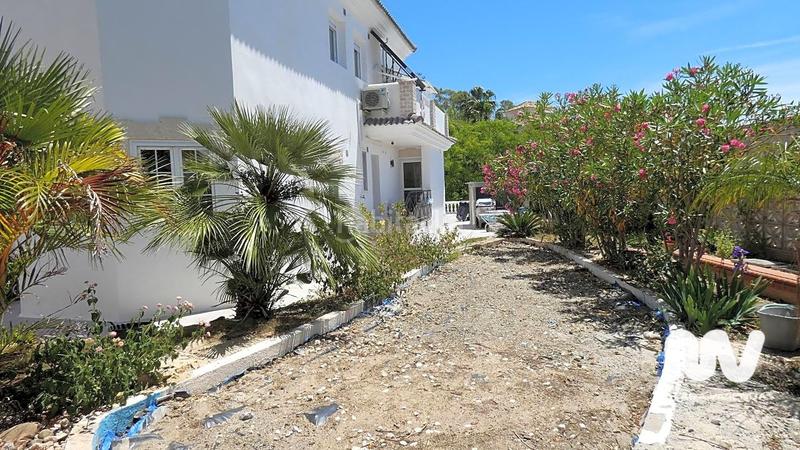 Foto c50bd44e-30df-421e-bedb-06f825b68666. Casa amb piscina a altos de Estepona Estepona