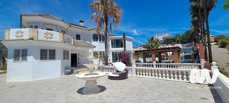 Foto ec63aafa-4bf9-4720-bcf5-7f270a5d70e2. Casa amb piscina a altos de Estepona Estepona