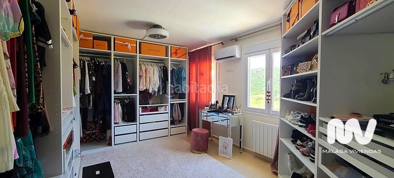 Foto f8eba865-30f4-49d1-b8a6-05b5558a765e. Casa amb piscina a altos de Estepona Estepona