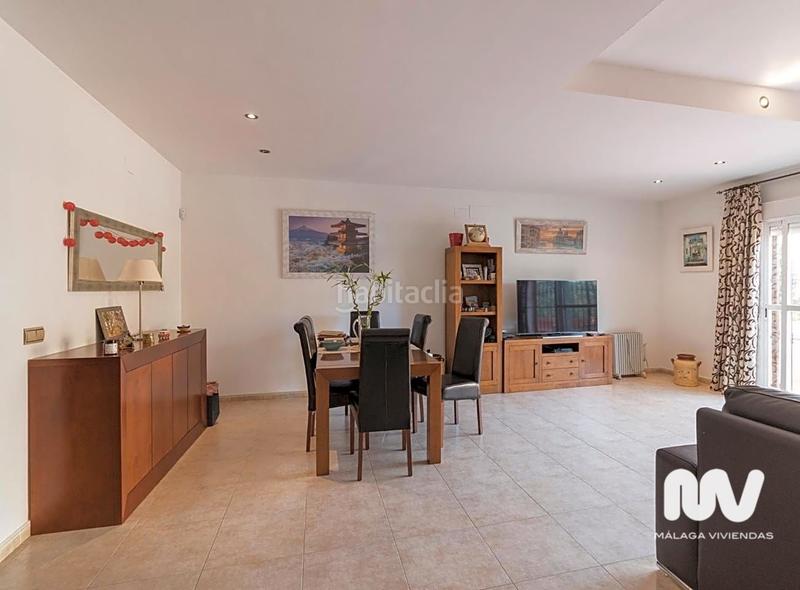 Foto 1331cf93-7edf-40fd-a6d7-eec529fec662. Maison avec piscine dans Parque Central Estepona