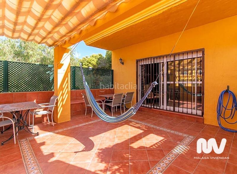 Foto fa0018f0-f5b6-471e-abf3-f53af41c2f96. Maison avec piscine dans Parque Central Estepona