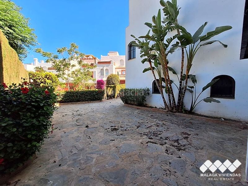 Foto 0c9b5a24-7f1b-481e-ad67-feed3a6091f2. Casa a Bel - Air Estepona