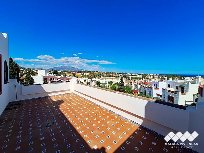 Foto b908782f-fffe-48d3-8d45-b2c22fbf0e42. Casa a Bel - Air Estepona