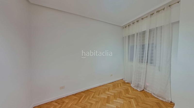 Foto 5b905bcc-036a-447e-8689-1d91989b02d9. Rent flat with heating in Almagro Madrid