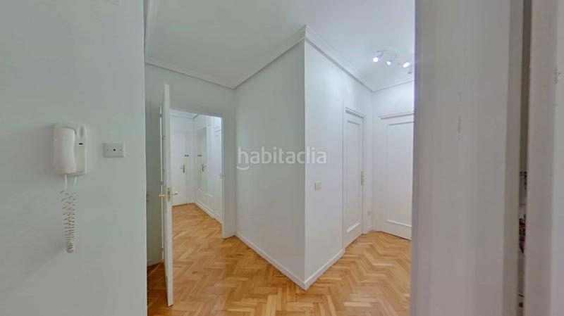Foto 9fb5de70-2d4f-4eb1-9496-04a14dde5662. Rent flat with heating in Almagro Madrid
