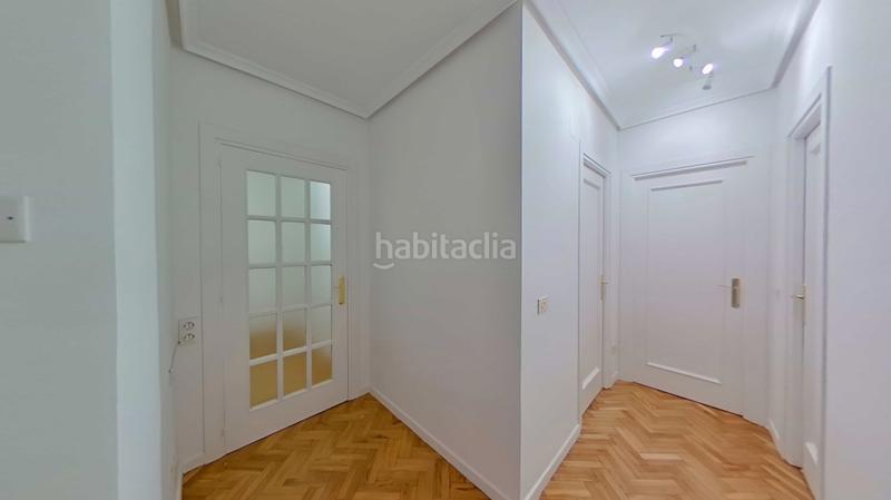 Foto 202fd3f8-0034-4aa4-98c2-a9e81bc73c2f. Alquiler piso en Almagro Madrid