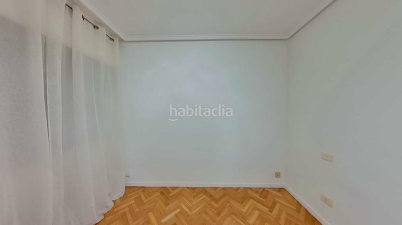 Foto 363a5463-ed36-44df-afb4-a04abd2ccc3d. Alquiler piso en Almagro Madrid