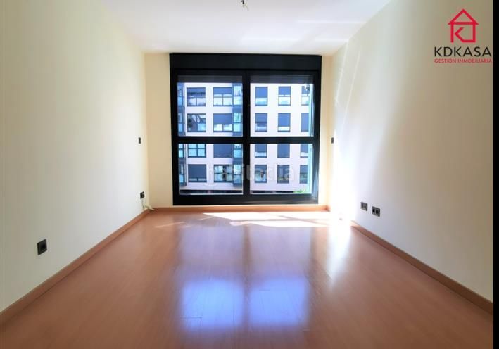 Foto 1366f100-d6f2-4f8a-9744-80a6a0127eee. Rent flat with heating parking pool in Sanchinarro Madrid