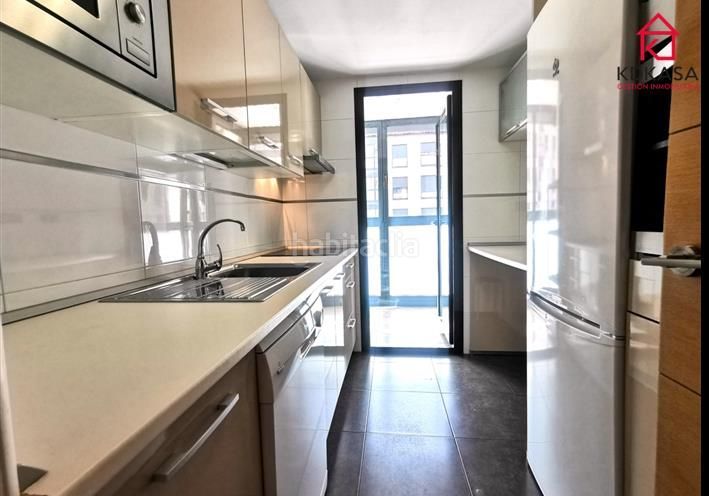 Foto 1a5f3f80-8a72-4f8d-9184-127148d984b4. Rent flat with heating parking pool in Sanchinarro Madrid