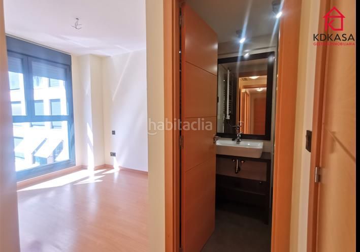Foto 43eb1bff-b077-4707-b835-62f7a3f28f72. Rent flat with heating parking pool in Sanchinarro Madrid