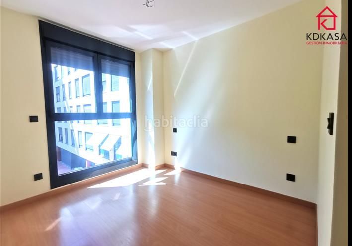 Foto af985f67-1764-49b9-886b-90a375482aa9. Rent flat with heating parking pool in Sanchinarro Madrid