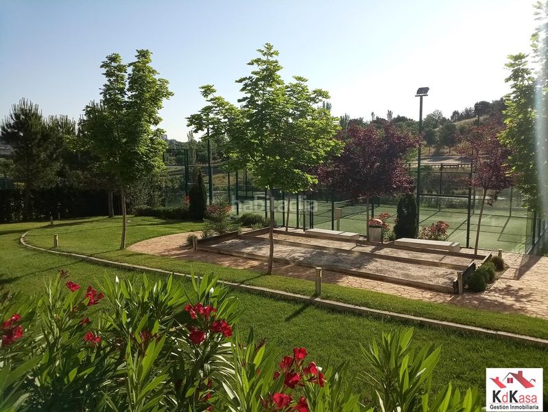 Foto d391c7b5-b0bf-4749-aa50-33042d55f171. Rent flat with heating parking pool in Sanchinarro Madrid