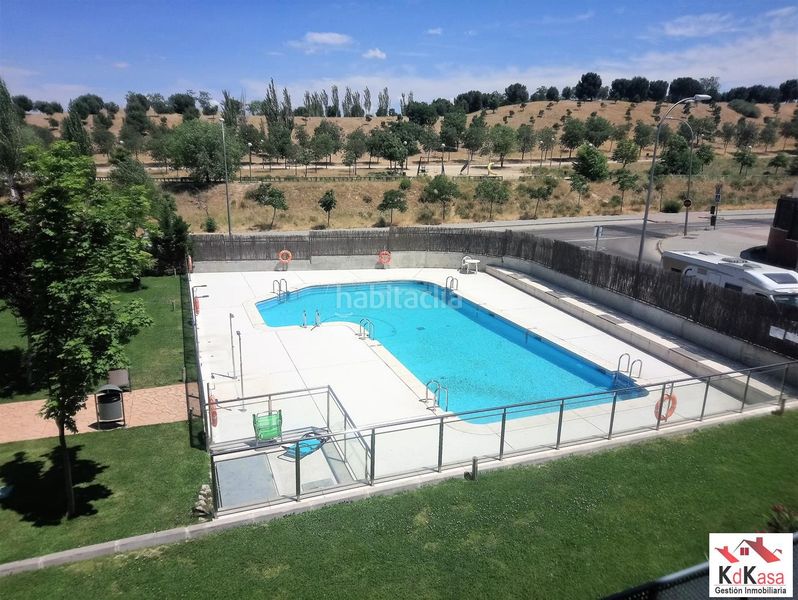 Foto e7d29da1-b840-4a9a-8b4b-ba575c7a4f60. Rent flat with heating parking pool in Sanchinarro Madrid