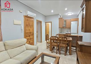 Lloguer Pis  Calle de tarragona. Piso ideal en sta maria de la cabeza (una persona o una pareja)