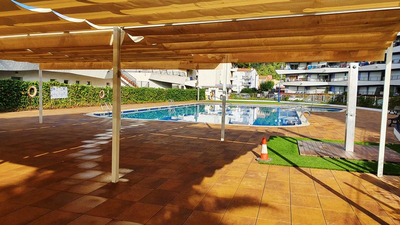 Foto edbb4a63-8866-465e-80d9-7a7a43ba8fd4. Pis amb aparcament piscina a l´Estartit poble Estartit