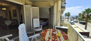 Pis  Avenida grecia. Apartamento con vista lateral al mar, situado en 1 linea de mar