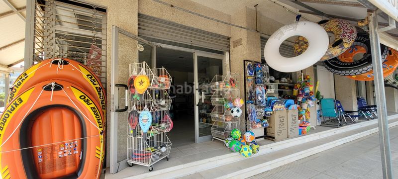 Foto cf41210c-656c-46b1-a1ec-d4d907f9c6b2. Local comercial tres locales comerciales en venta total 183,13 m2 construidos en l local cero 63,73 m2 construidos, local uno 59,70 m2 con en Estartit