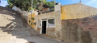 Casa  Torre ponsa. Casa en lestartit de 69 m2 utiles , centrica, de 4 dormitorios .