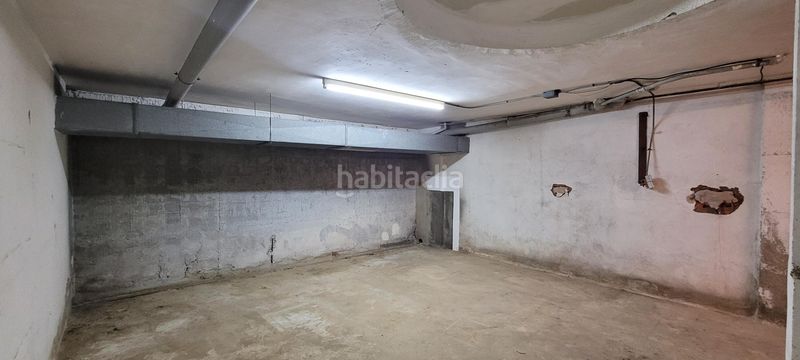 Foto 6ba677b6-8c6b-4e84-a07e-c66cd98196ff. Aparcament cotxe a l´Estartit poble Estartit