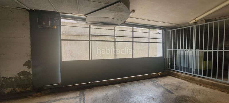 Foto dcc45a9b-14a7-4832-b928-ca9f604c1659. Aparcament cotxe a l´Estartit poble Estartit