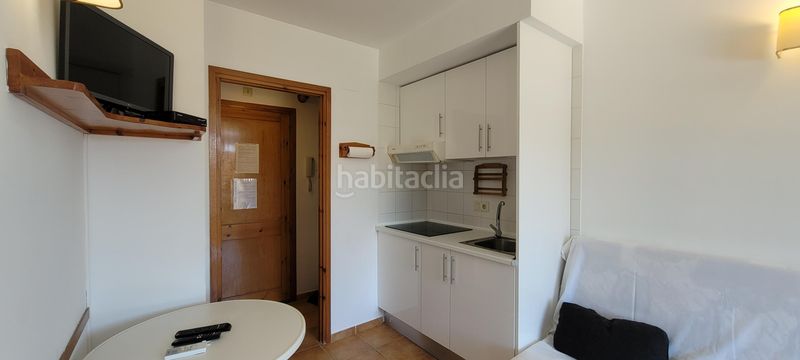 Foto 2894eddb-bc7a-4996-b179-fe56e7276328. Pis amb piscina a l´Estartit poble Estartit
