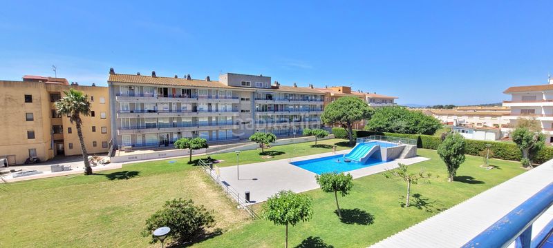 Foto b9c52059-1c9f-42bd-828c-3dc7212cb387. Pis amb piscina a l´Estartit poble Estartit
