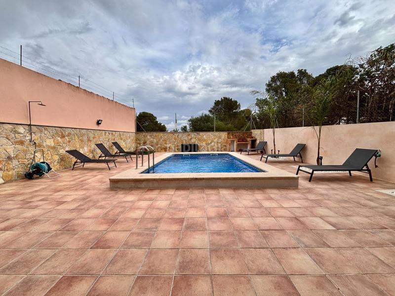 Foto b95b54ba-0b25-4e44-be37-54b3dfec78f3. Chalet  independiente con licencia vacacional para 8 personas en Llucmajor