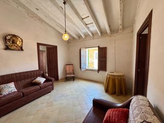 Casa en Campos poble. Casa de pueblo típica mallorquina para reformar en campos muy gr