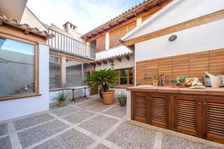 Ground floor  Carrer bons aires