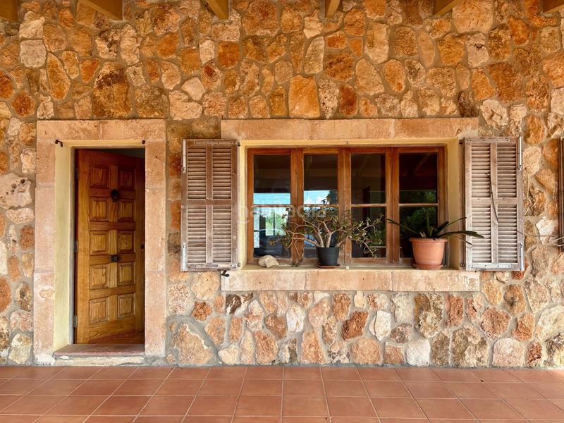 Foto 2a903edc-df84-4ed4-aa5b-520791384483. Masia amb aparcament a Cala Llombards Santanyí