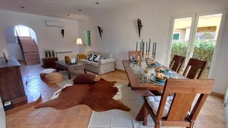 Xalet  Rossini. Fantastico chalet unifamiliar con piscina y jardin privado.