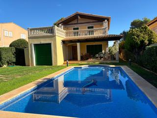 Chalet  Rossini. Fantastico chalet unifamiliar con piscina y jardin privado.