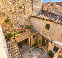 Casa in Porreres. Casa mallorquina con carácter y gran potencial, que requiere una