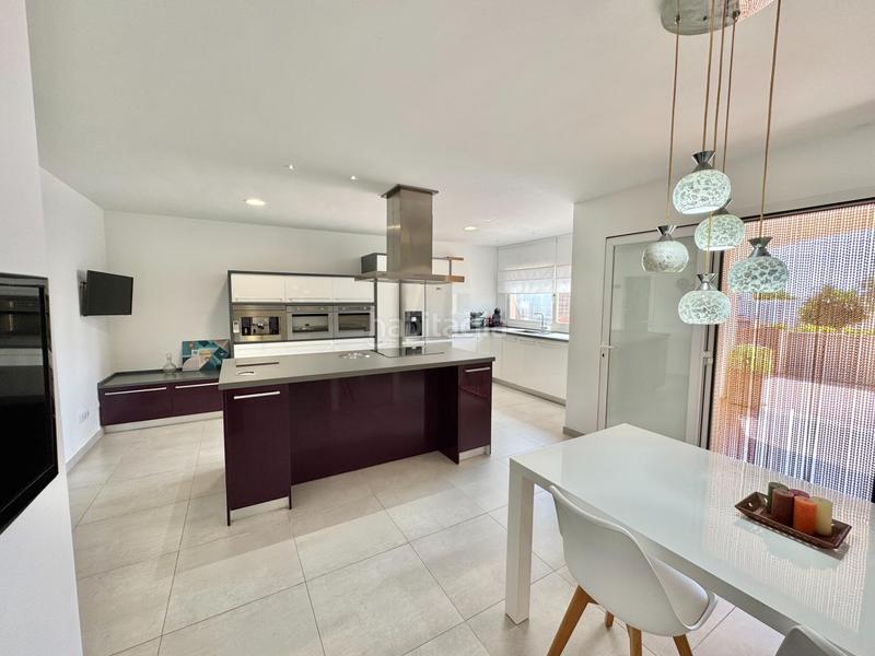 Foto 1bcaaebd-ff89-4820-aa1f-62338e96ac6f. Casa aparellada amb calefacció aparcament piscina a Llucmajor