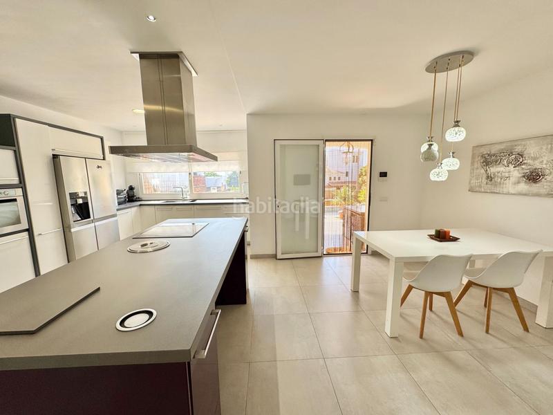 Foto 4cd86180-9413-42ca-b385-86c4e80dda6e. Casa aparellada amb calefacció aparcament piscina a Llucmajor