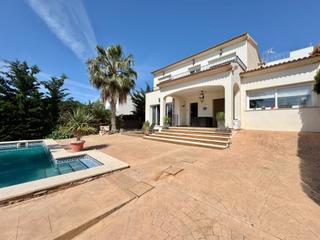 Towny house in Cala Pi-Vallgornera. Tu casa junto al mar