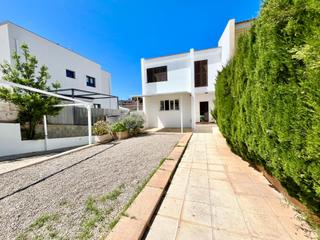 Towny house  Carrer pluto. Tu nuevo lienzo en bahía azul espacio, luz y mil posibilidades