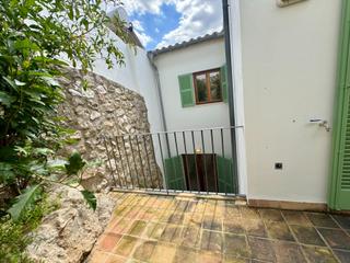Semi detached house in Alaró. Exclusivo chalet adosado con vistas impresionantes y orientación