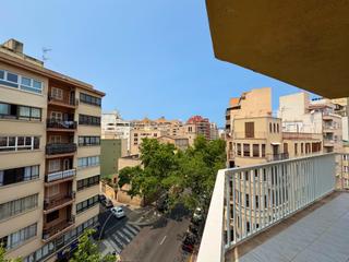 Flat in El Fortí. Amplio y luminoso piso en palma centro