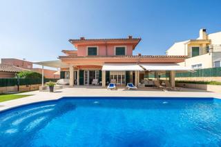 Chalet à Sa Cabaneta. Tu hogar independiente con piscina privada y jardín en marratxí