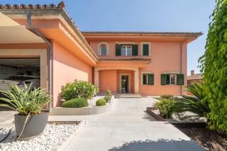 Chalet in Sa Cabaneta. Tu hogar independiente con piscina privada y jardín en marratxí