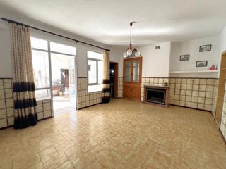 House in Campos poble. Casa de pueblo con gran potencial en campos.