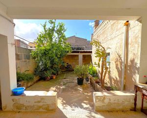 Casa en Campos poble. Casa de pueblo con gran potencial en campos.